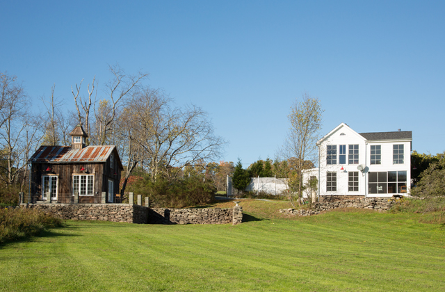 Blue Farmhouse Image